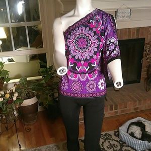 Sexy Cach'e ladies open shoulder top